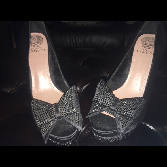 Vince Camuto black bowtie adorable heels - Picture 4 of 6
